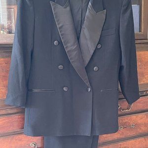 Tuxedo Suit Jacket and slacks 100% Wool Womens 12